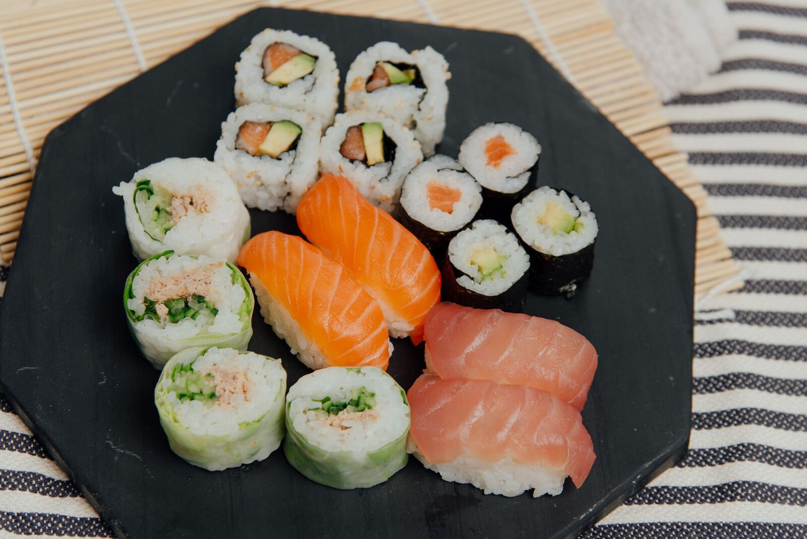 Assortiment de sushis, makis et californias à partager du Sao à Cavaillon